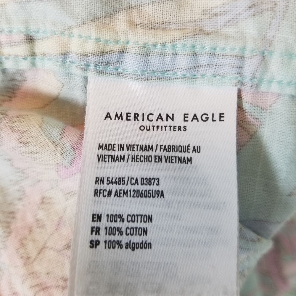 American Eagle tropicals short sleeve button-down - Picture 7 of 7